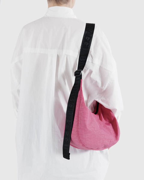 Baggu | Medium Nylon Crescent Bag | Azalea Pink