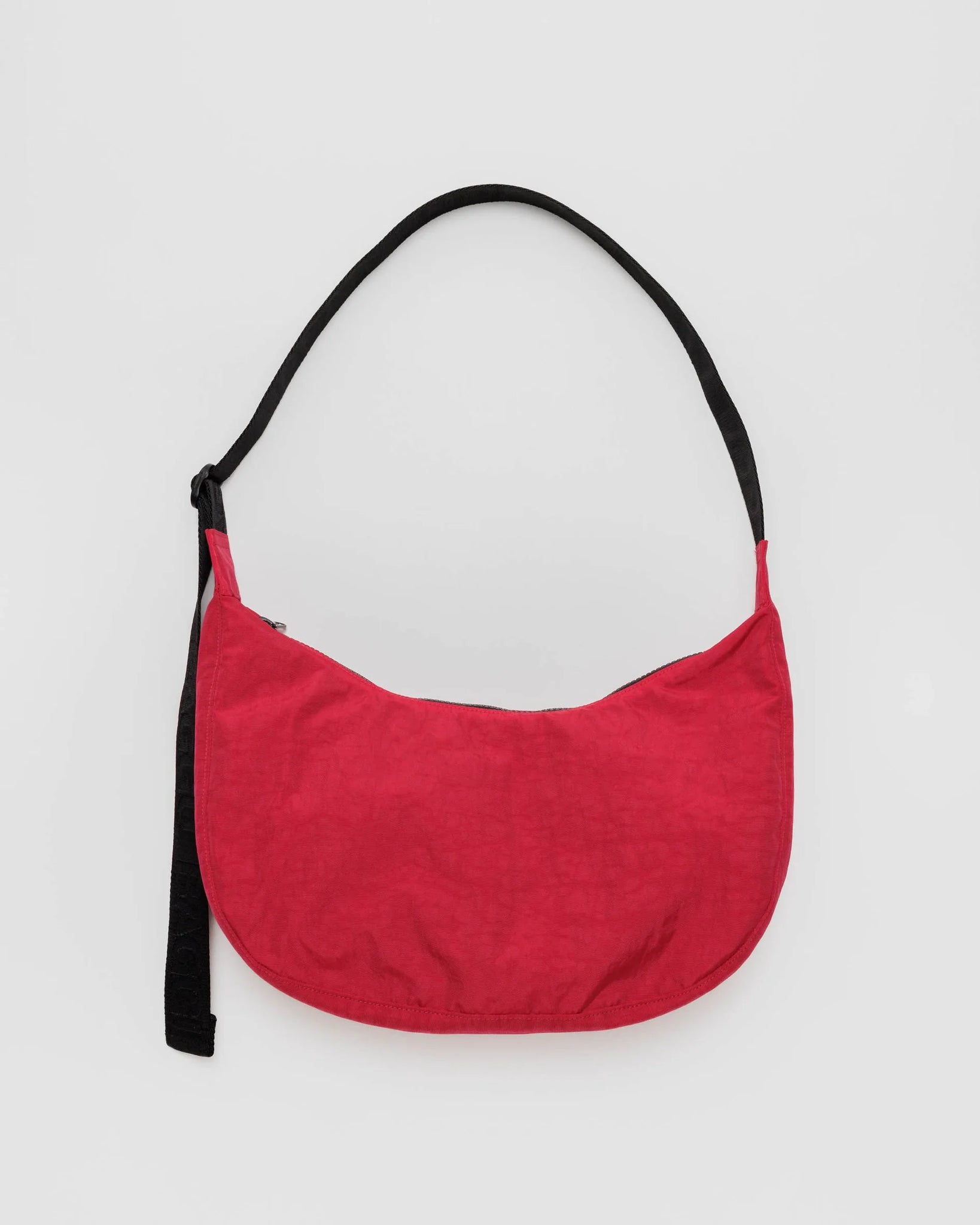 Baggu | Medium Nylon Crescent Bag | CANDY APPLE