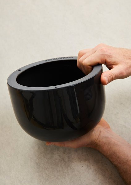 Glazed Earth Hanging Planter black onyx, mid | Angus and Celeste