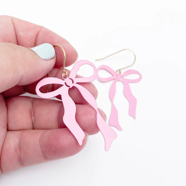 Midi Bow earrings in Ballerina Pink | Denzandco