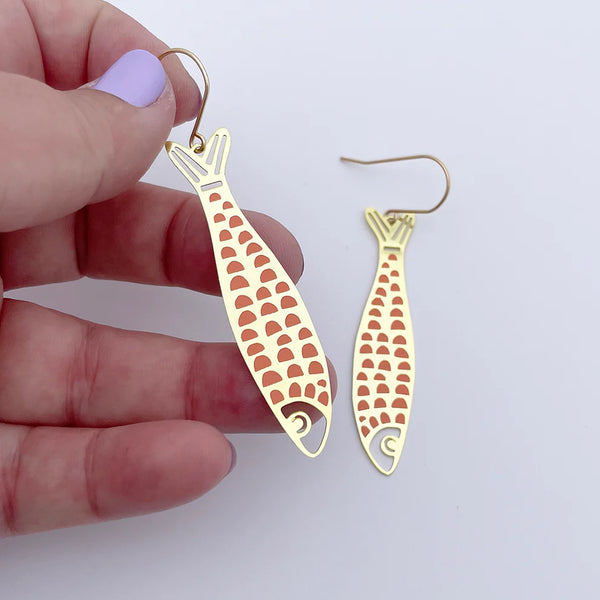 Midi Fishy earrings in Gold/Orange  | Denzandco