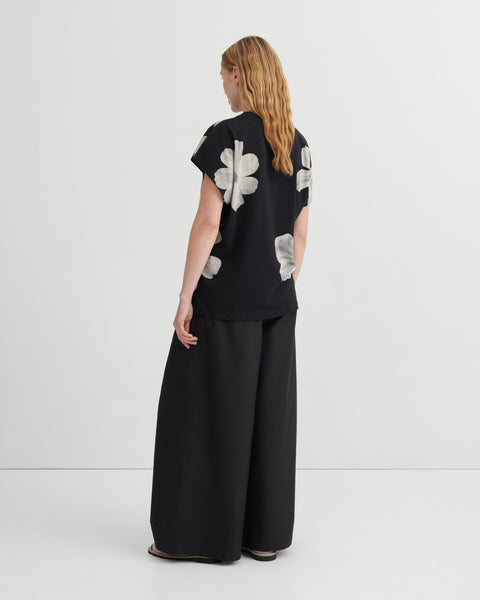 GEOMETRY TEE - Monochrome Floral | Kowtow