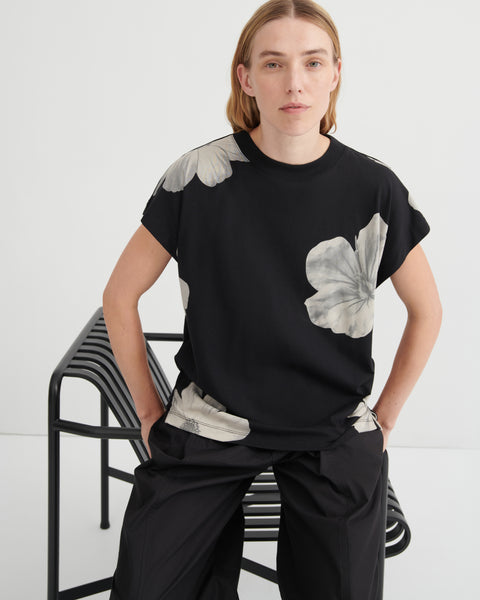 GEOMETRY TEE - Monochrome Floral | Kowtow