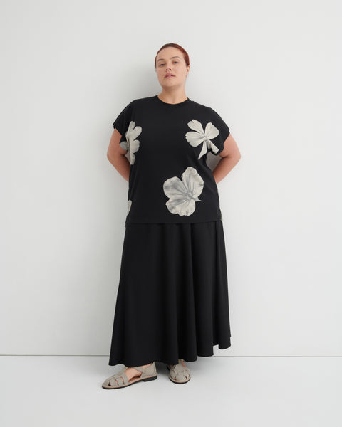GEOMETRY TEE - Monochrome Floral | Kowtow