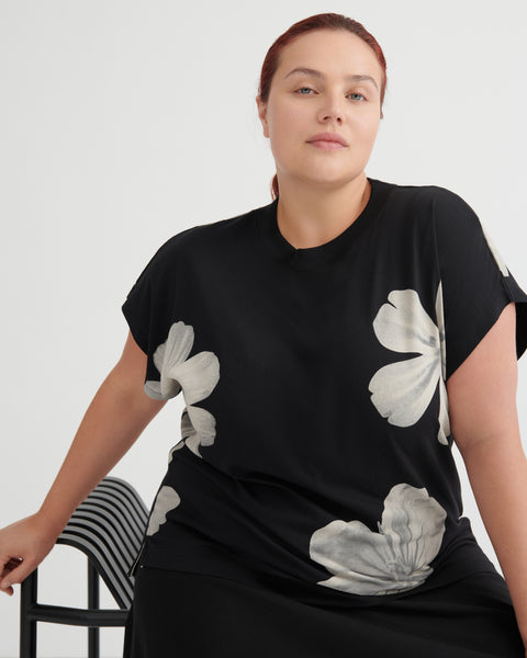 GEOMETRY TEE - Monochrome Floral | Kowtow