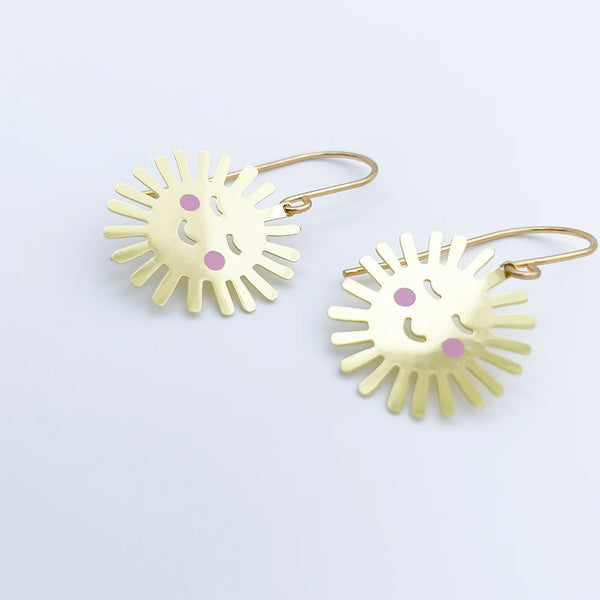 Mini Cheeky Sun earrings in Gold/Pink | Denzandco