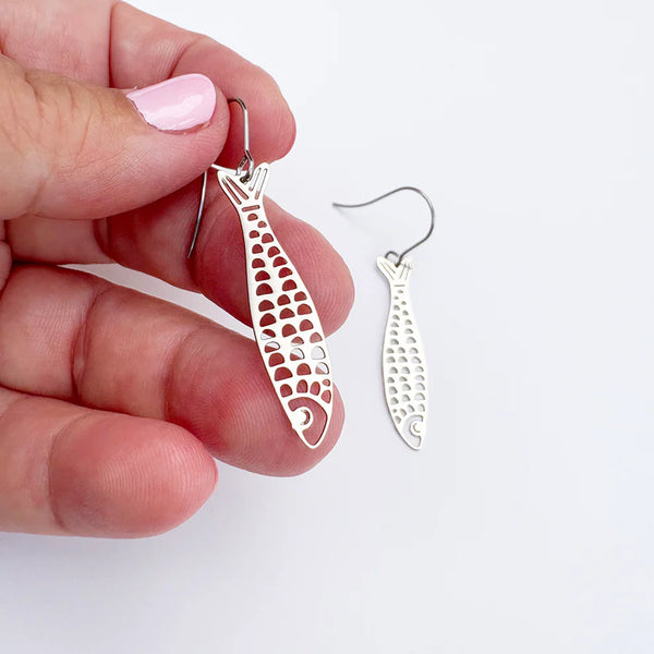 Mini Fishy Earring in Silver | Denzandco