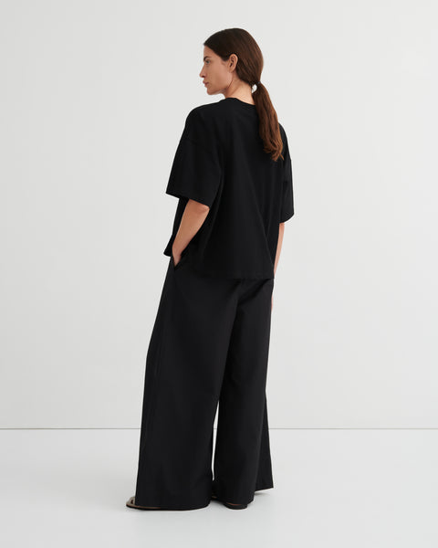 SCENE TEE - Black | Kowtow