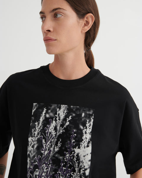 SCENE TEE - Black | Kowtow
