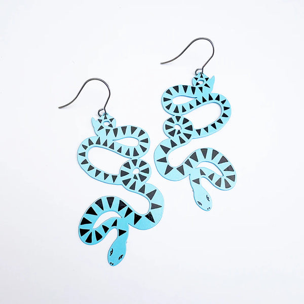 Snake earrings in Blue/Black  | Denzandco