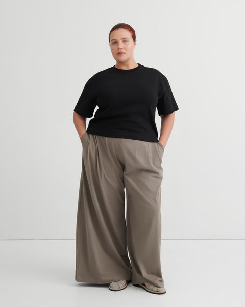 STANCE TEE - Black | Kowtow