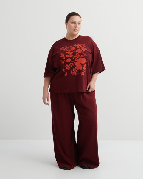 Stencil TEE - Maroon | Kowtow