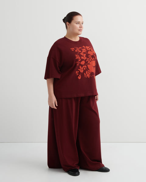 Stencil TEE - Maroon | Kowtow