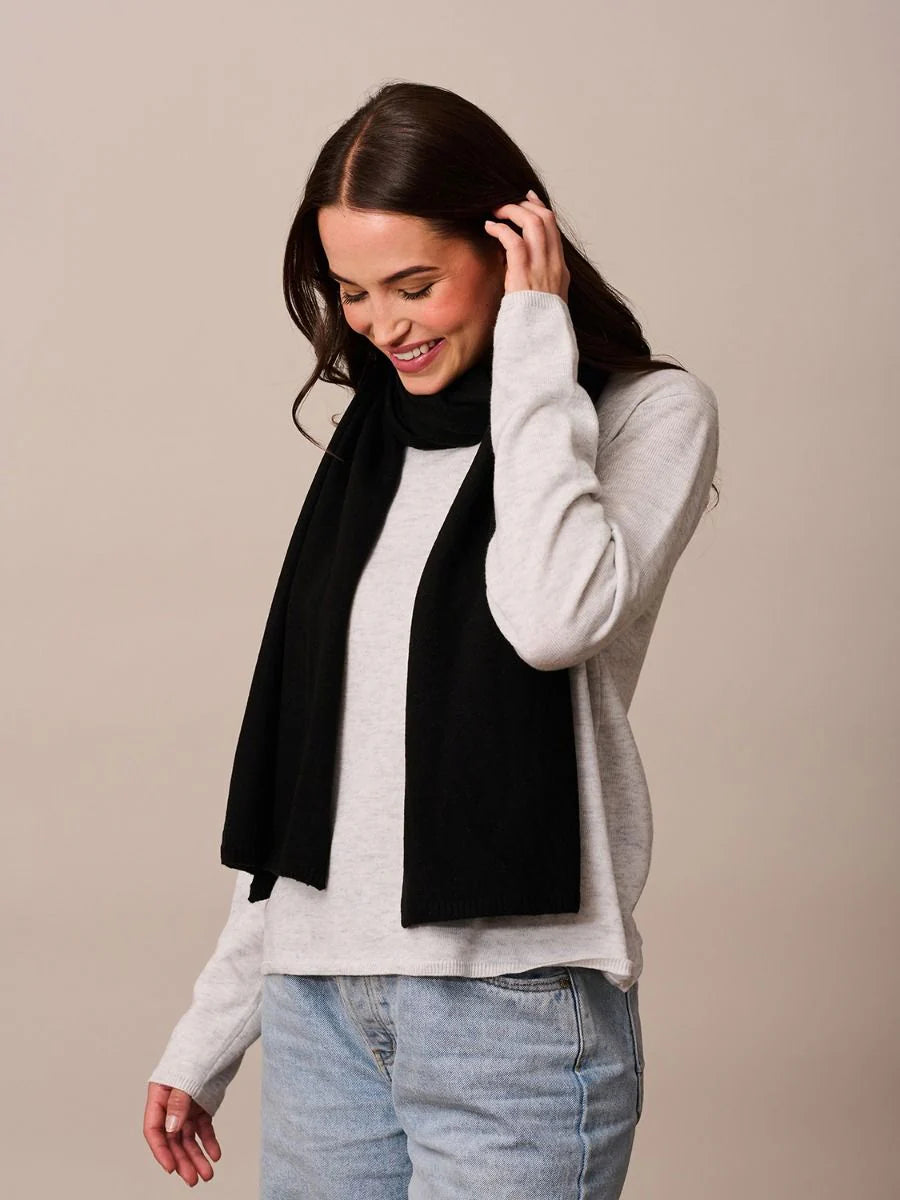 St Moritz Scarf - Black | Tiger Tree